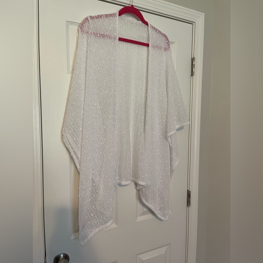 Purchased at Cracker Barrel, white, kimono, OS